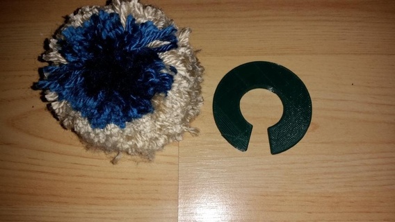 customizable pompom maker activity craft customizer hobby openscad yarn fashion 3d print model - Mito3D