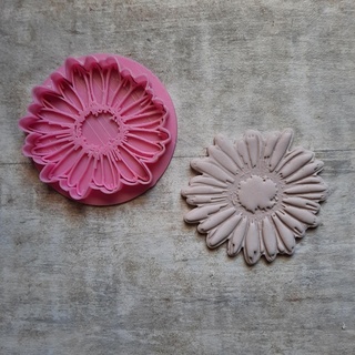 cutting daisy cookie cutter flowers margarita 3d print model - Mito3D