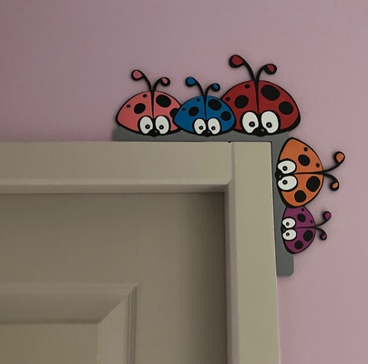 d coration de porte - door topper couvre-joint multicolore coccinelle cartoon enfant decoration multicolored bug ladybug child 3d print model - Mito3D