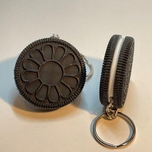 daisy oreo keychain key chain backpack cookie gift flower cute bag purse 3d print model - Mito3D