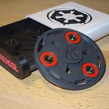 dark v hand spinner - box gadget toy gift 3d print model - Mito3D