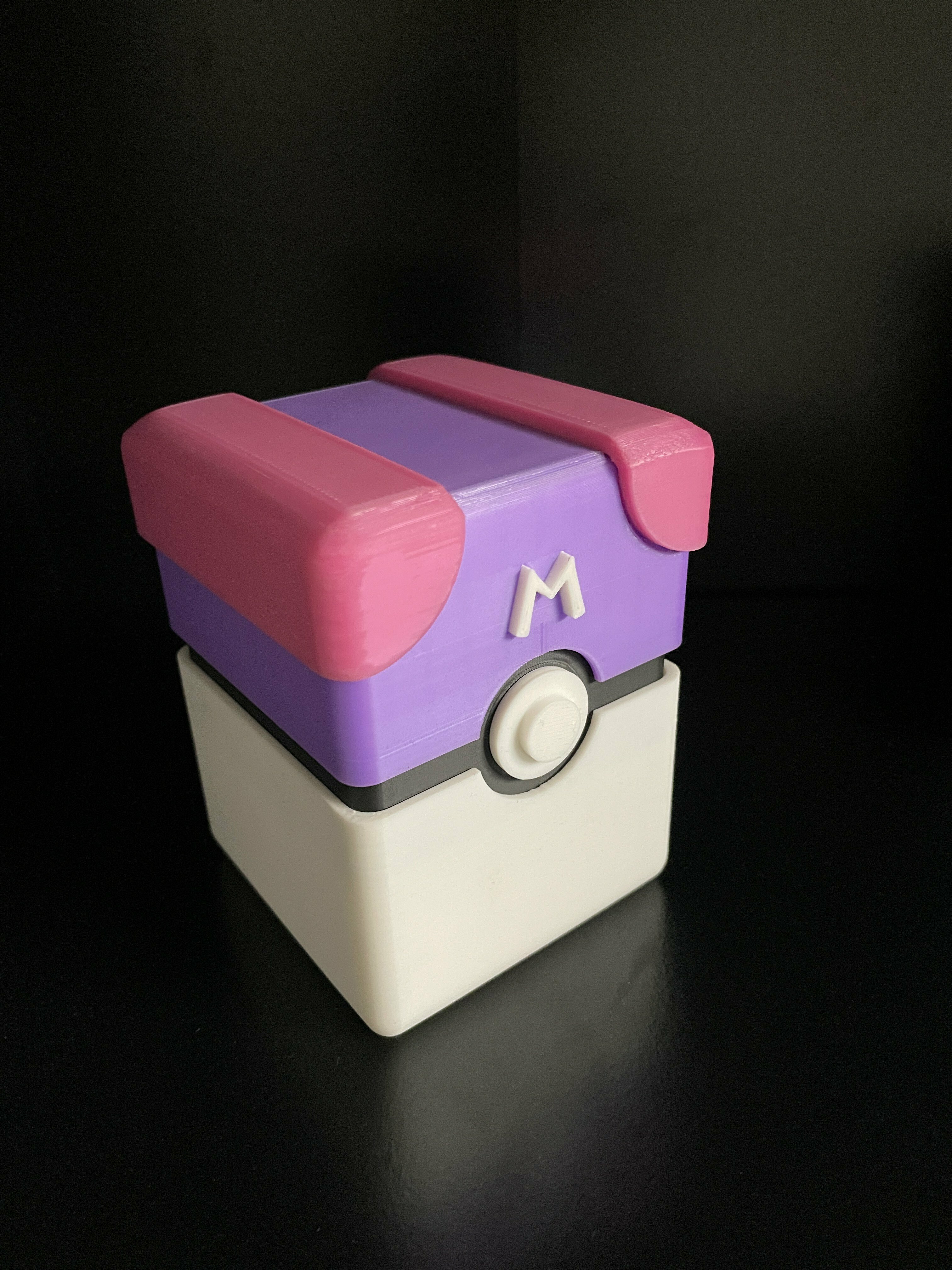 mazzo scatola pokeball maestro palla gioco tcg Pokemon mazzo scatola manica pulsante scatola giocando carta trading carta gioco yugioh Magia raccolta lorcana 3D print model - Mito3D