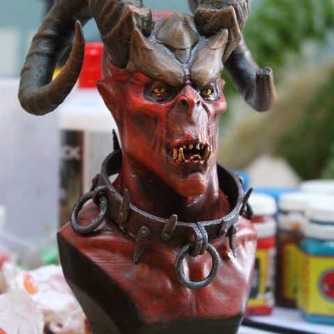 demonio esclavo busto art cuerno la fantasía 3D print model - Mito3D