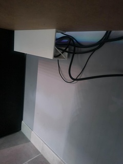 escrivaninha faixa cobrir bainha esconderijo multi socket escritório 3d print model - Mito3D