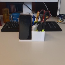 escritorio organizador herramienta smartphone soporte plumas tijeras lápiz lapices organizar Escritorio 3d print model - Mito3D