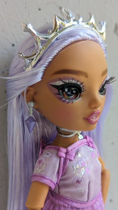 diamond earrings rainbow high shadow game doll mga dolls accessories diamonds wrists custom art toy 3d print model - Mito3D