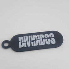 divided keychain fashion rock roll 'n' mollo arnedo catriel 3d print model - Mito3D