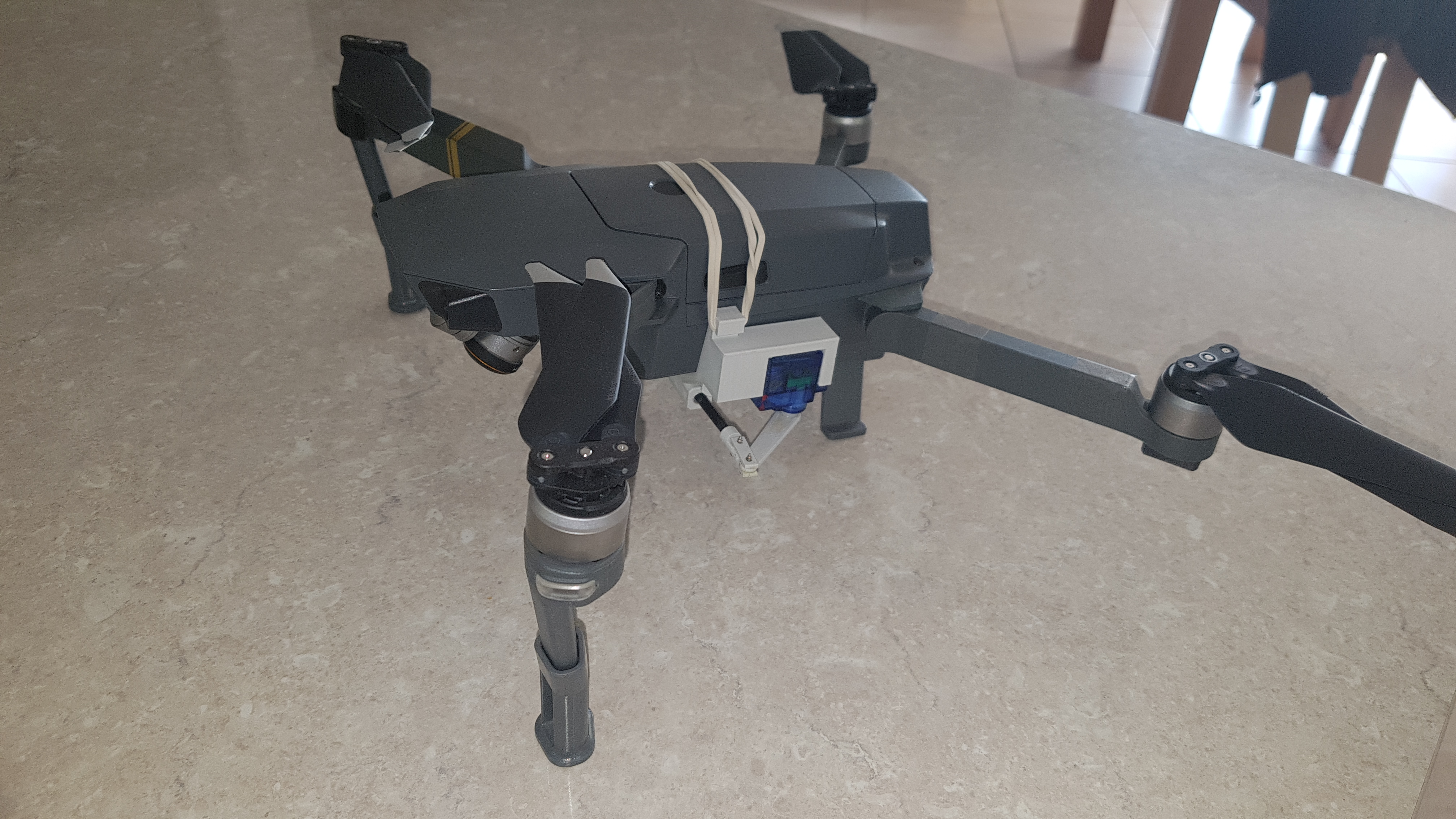 dji mavic Profi Laden Fall Mantel Tür Belastung 3D print model - Mito3D