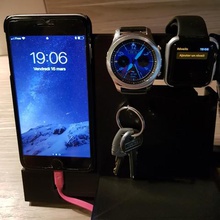 dock all gadget watch smartphone apple samsung htc support 3d print model - Mito3D