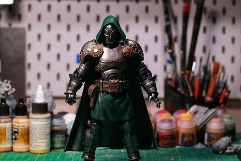 doctor doom armor kit drdoom ghostrider marvel marvellegend batman redhood dc dccomics character characterdesign sculpt 3d print model - Mito3D