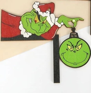door frame grinch holding ornament Home 3d print model - Mito3D