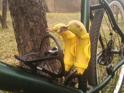 double banana jojo - cenetred bicycle mount bidon holder velo water bottle watter sport outdoors 3d print model - Mito3D