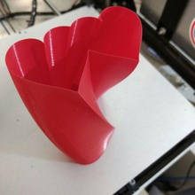 double cœur tordu vase la maison les conteneurs mode vases twisted spirale d'impression cœurs de fleurs 3d print model - Mito3D