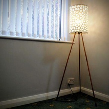 doble voronoi trípode piso lámpara 3d print model - Mito3D