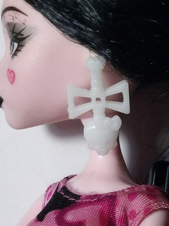 draculaura tueur style boucle d'oreille monstre haute 3d print model - Mito3D