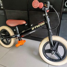 draisian ayak ev aittir futbol mandal footpegs pedallar draisienne denge bisiklet ölçek terazi-bisiklet çocuk dekatlon btwin runride 3d print model - Mito3D