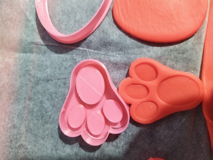 easter bunny paw cookie cutter rabbit foot 3d print model - Mito3D