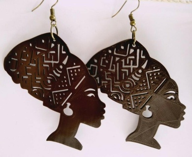 egypt queen earrings 3d print model - Mito3D