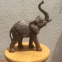 elefante abundancia a arte 3d elefant tabela em mesa suerte animais 3d print model - Mito3D