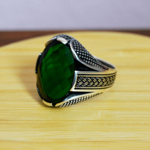 smeraldo anello in argento gioiello cnc 3d pritnable stampabile gioielli oro zbrush jewells gemma 3dprint fidanzamento emerald pietra ovale disco platino moda anelli 3d print model - Mito3D