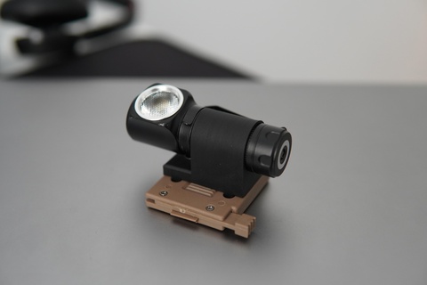 Emerson kask el feneri adaptör airsoft nvg 3d print model - Mito3D