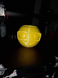 emoji lentes porte lápiz color smiley oficina mella sonrisa 3d print model - Mito3D