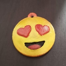 emojiheart3 emoji heart valentines love keychain 3d print model - Mito3D