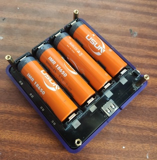 enceinte 4x 18650 lithium batterie bouclier v8 Puissance banque 3d print model - Mito3D
