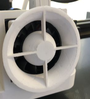 ender 3 pró perfil 40mm ventilador cobrir bainha parafusos crialidade estalo grampo 3d print model - Mito3D