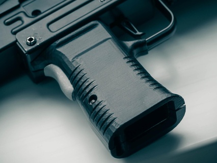 mejorado pistola apretón kwc mini uzi airsoft gbb 3d print model - Mito3D