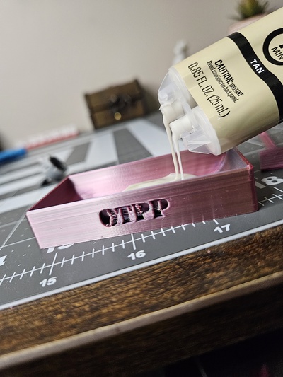 epoxy stir tray holder gluing stick 3d print model - Mito3D