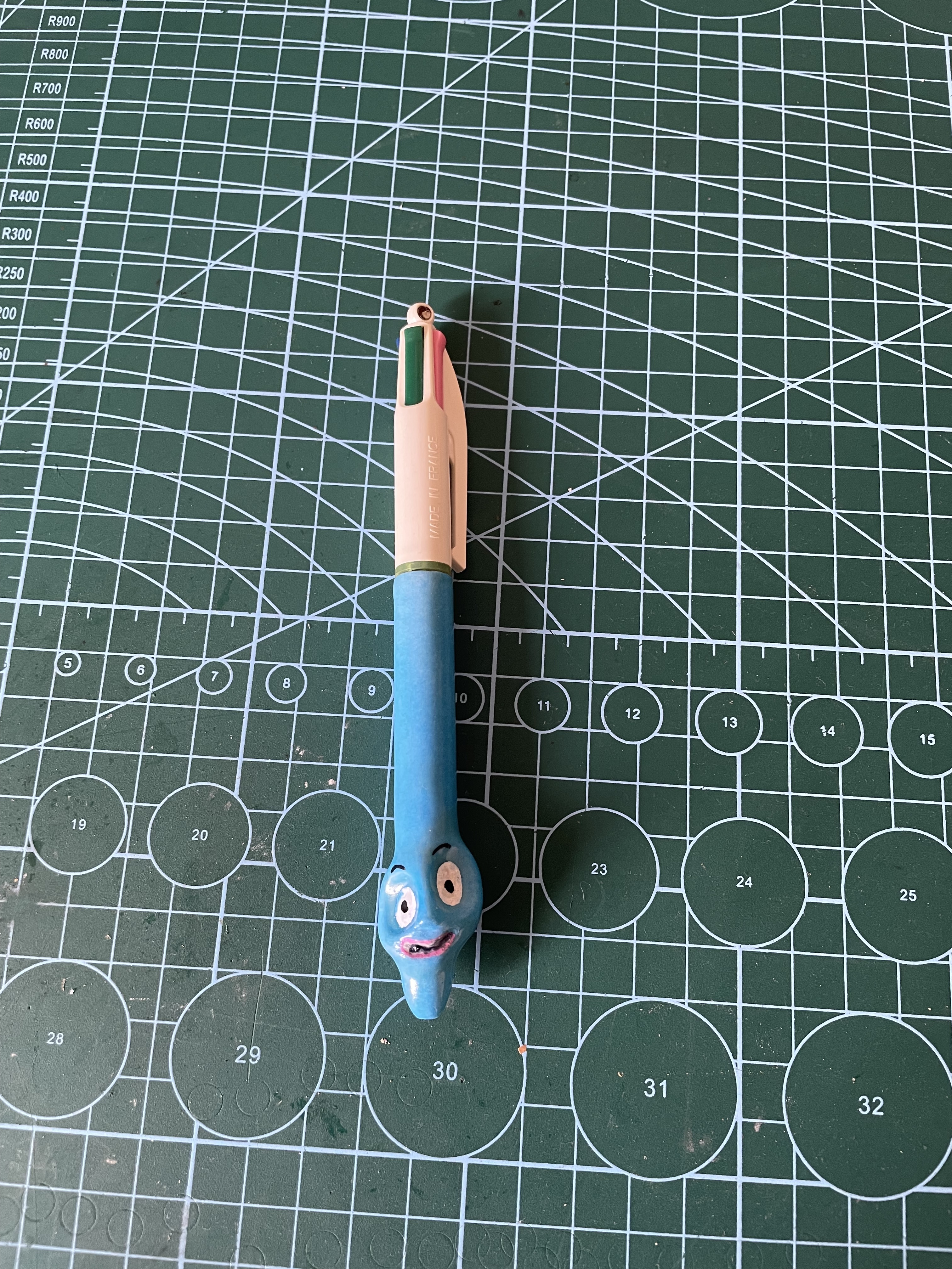 ergonomisch bic b4c Stift Finger Führer 3D print model - Mito3D