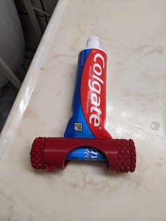 ez tube squeezer w ratcheting ratchet toothpaste bathroom 3d print model - Mito3D
