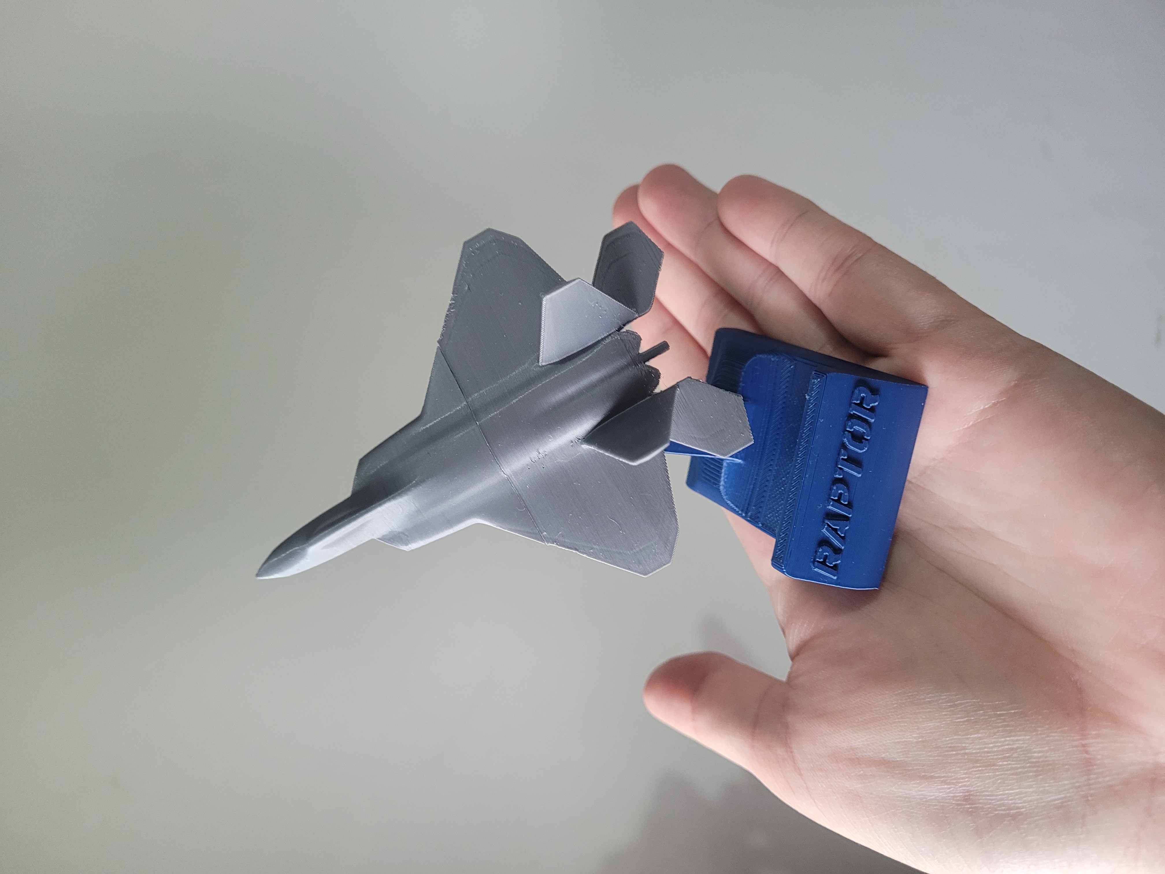 f22 raptor In piedi aereo aeromobili Schermo regalo arte giocattolo 3D print model - Mito3D