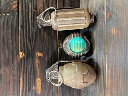 Tomber 2 grenades grenade emp plasma terre friche cosplay soutenir accessoires DIY apocalypse explosifs 3d print model - Mito3D