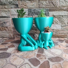 famille Robert pot fleur pots planteur plante 3d print model - Mito3D