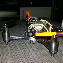 famoso drone syma conversión de carreras juego r c vehículos 3d print model - Mito3D