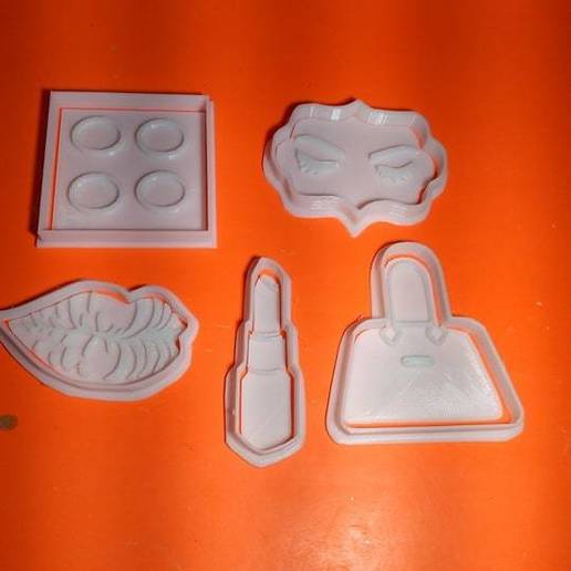 şık bir kurabiye kalıbı ev kesiciler 3D print model - Mito3D