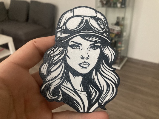 femmina pilota arte cavaliere 3d print model - Mito3D