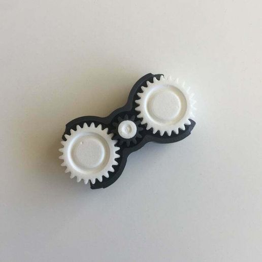 fidget spinner dual color 2 dualstrusion material ultimaker 3 um3 toy 3D print model - Mito3D