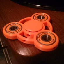 fidget spinner kleinere Hände - b Spiel Spielzeug tri-spinner hand-spinner Spinner hand 3d print model - Mito3D