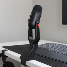quinta micrófono montar artilugio juego azar oficina podcast transmisión audio escritorio 3d print model - Mito3D