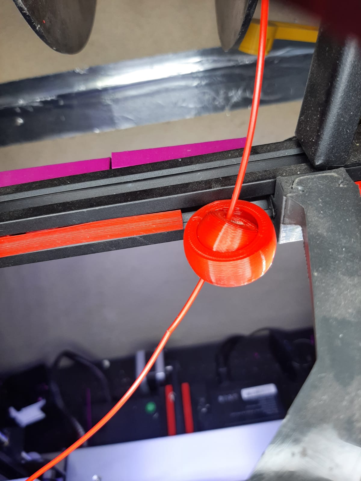 filamento guía rail limpiador 3D print model - Mito3D