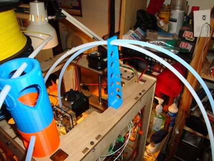 filamento tubo guia Makerbot melhoria carretel suporte útil 3d print model - Mito3D