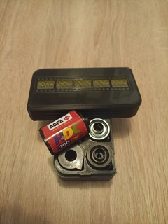 caja pelicula 8x35mm 35mm película fotografía rollos almacenamiento Clásico cámara 3d print model - Mito3D