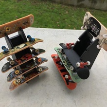 fingerboard rack gadget holder fingerskate skateboarding 3d print model - Mito3D