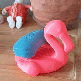flamant gonflable savon distributeur plat animal oiseau rose impression endroit décoration salle bains Barbie 3d print model - Mito3D