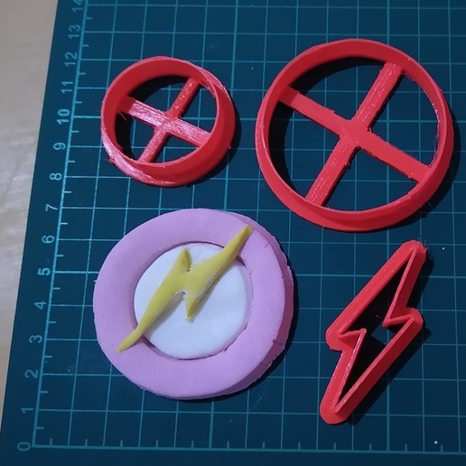 flash taglio stampaggio avengers the 3D print model - Mito3D