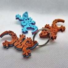 flexi articulated mini gecko keychain dual color gadget print place flexible animal jtronics 3d print model - Mito3D