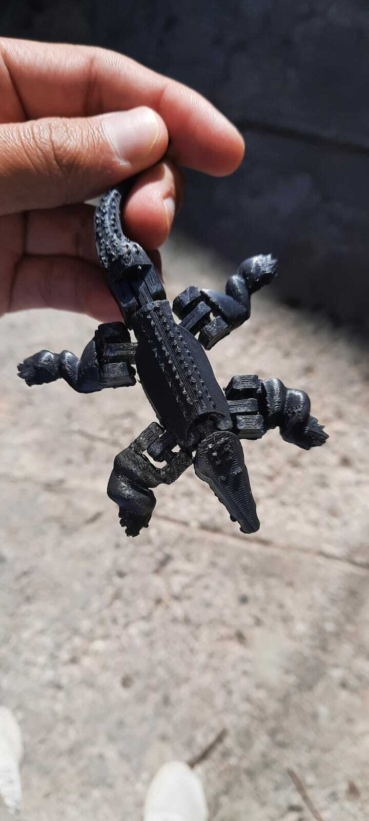 flexi crocodile Game animal art toy movement 3D print model - Mito3D